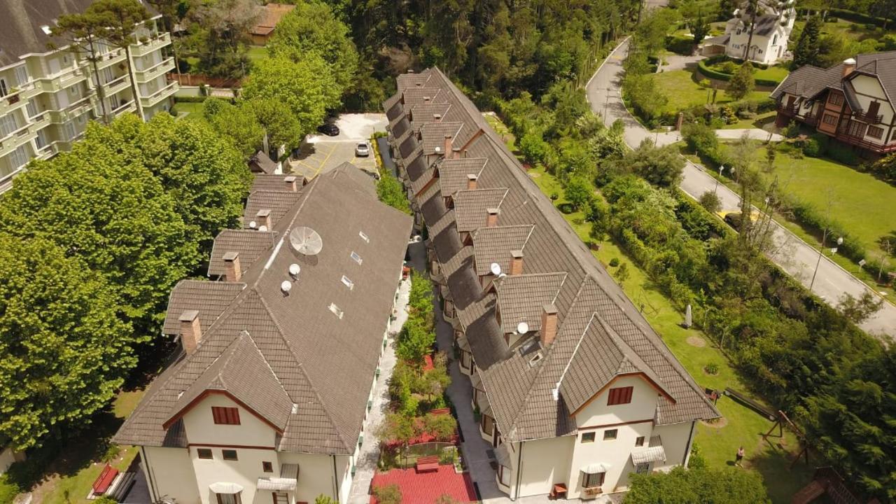Casa Em Fechado Em *